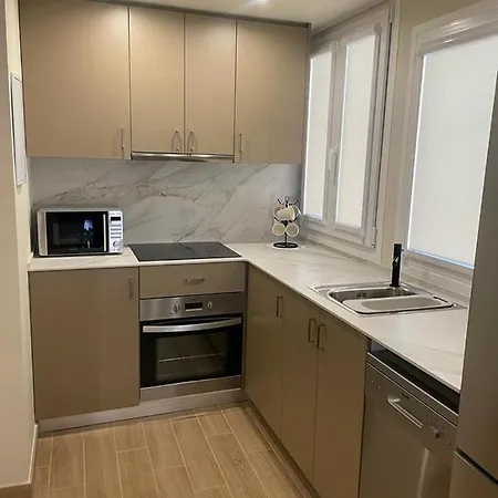 Apartment Bk *